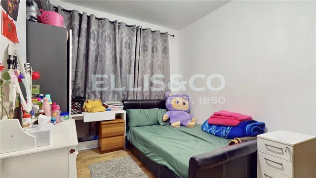 Dennis Avenue, Wembley, HA9, photo 3