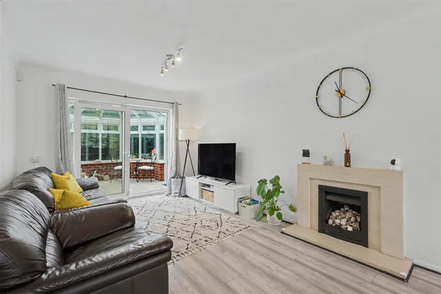 Norman Close, Beeston, NG9, photo 2
