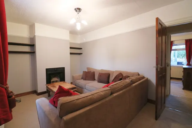 Hummer Road, Surrey Egham, TW20, photo 2
