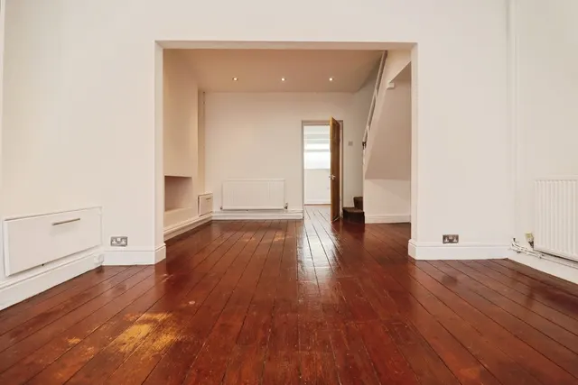 Photo 2 — Asgog Street, Cardiff, CF24