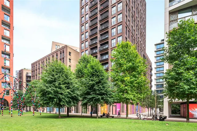 Lewis Cubitt Walk, London, N1C 4DF, photo 1