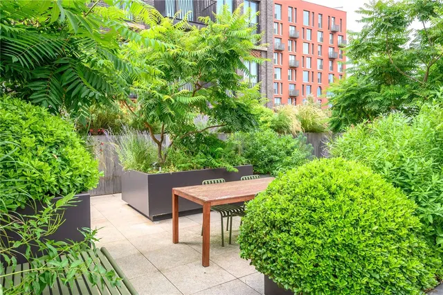 Photo 3 — Lewis Cubitt Walk, London, N1C 4DF