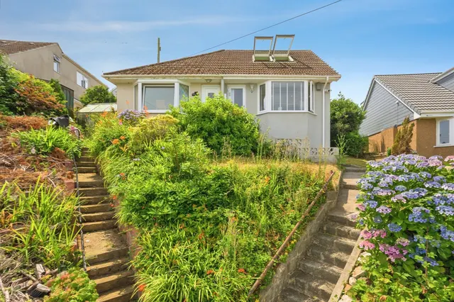 St. Georges Road, Saltash, photo 1