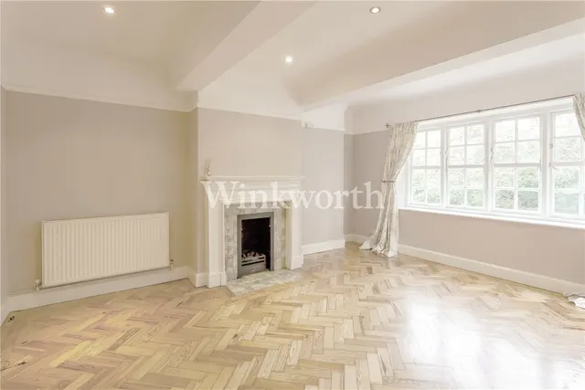 Hampstead Way, London, NW11, photo 1