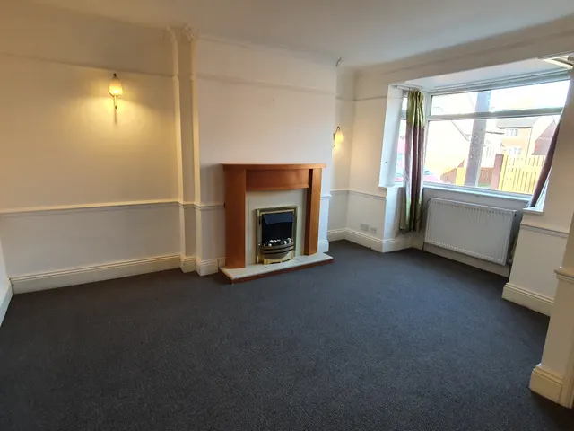 Photo 3 — New Houses, Askern, DN6 0EL