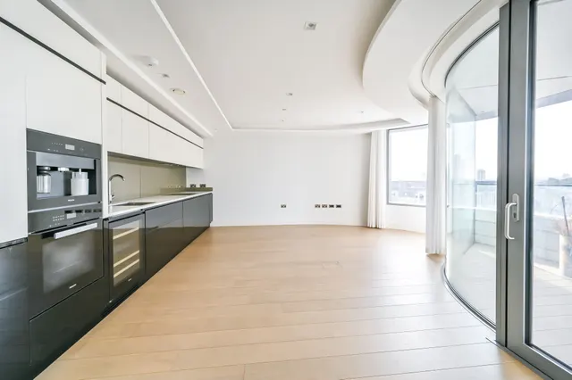 Photo 2 — Apartment 45, Tower One, The Corniche, 24 Albert Embankment, London