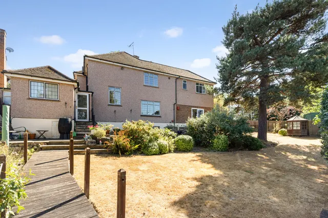Richfield Road, Bushey, WD23, photo 1