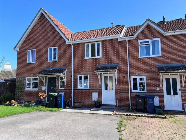 Camelot Way, Gillingham, SP8, photo 1