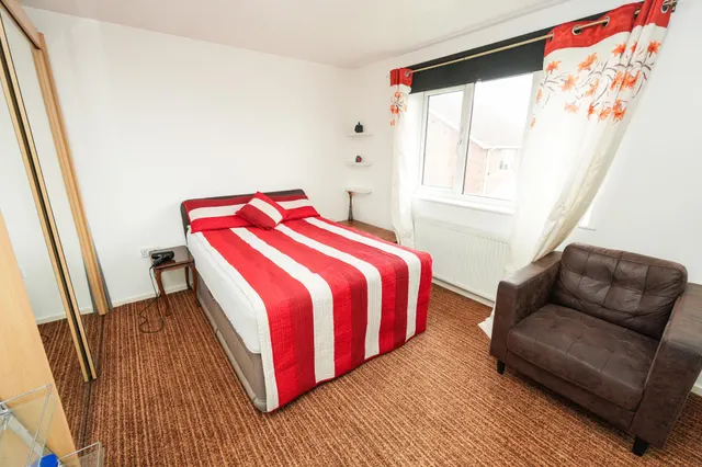 Oldbury Road, Rowley Regis, B65, photo 3