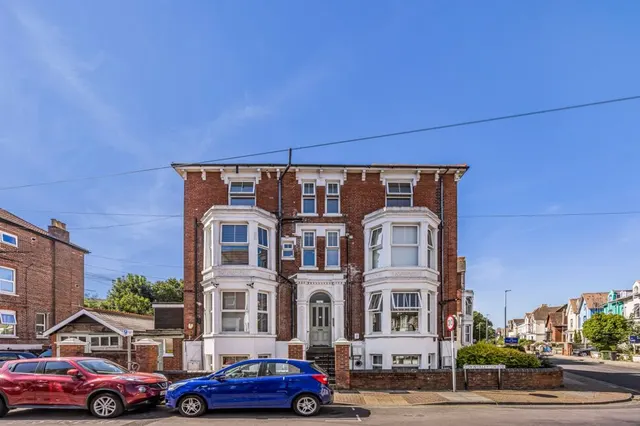Waverley Grove, Southsea, PO4, photo 1