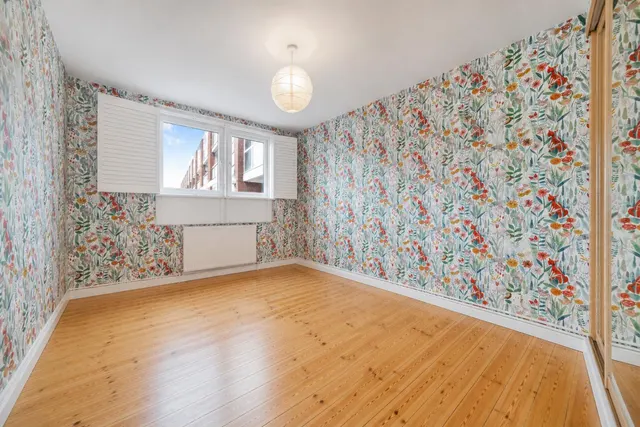 Searles Close, Battersea, SW11, photo 2
