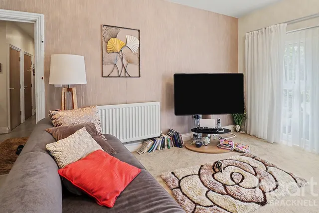 London Road, Bracknell, RG42, photo 3