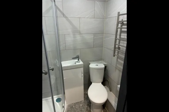 Raymond Crescent, GU2, photo 2