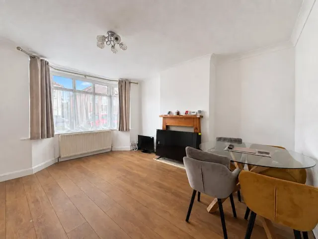 Middle Avenue, Loughborough, LE11, photo 2