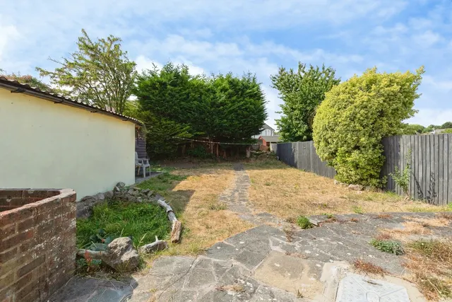 Cuxton Road, Rochester, ME2, photo 2