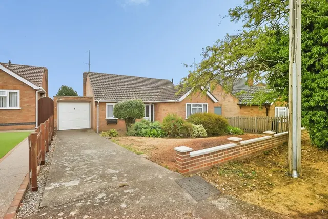 Chiltern Close, Northampton, Northamptonshire, NN5, photo 1