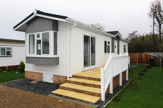 Arkley Park Barnet Road, Arkley, Barnet EN5 3JQ, photo 1
