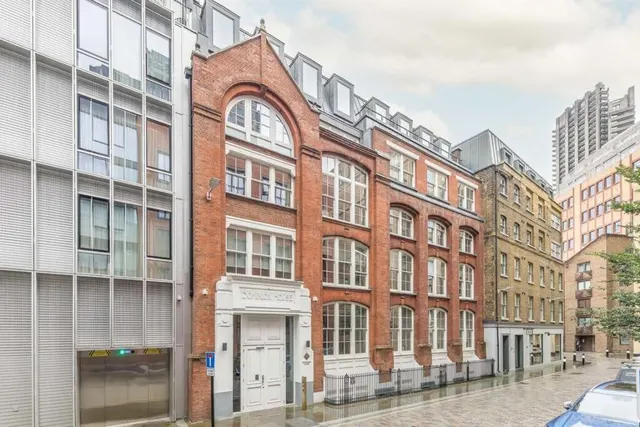 59 Bartholomew Close, London, photo 1