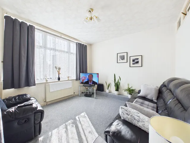 Ormskirk Road, Wigan, WN5, photo 2