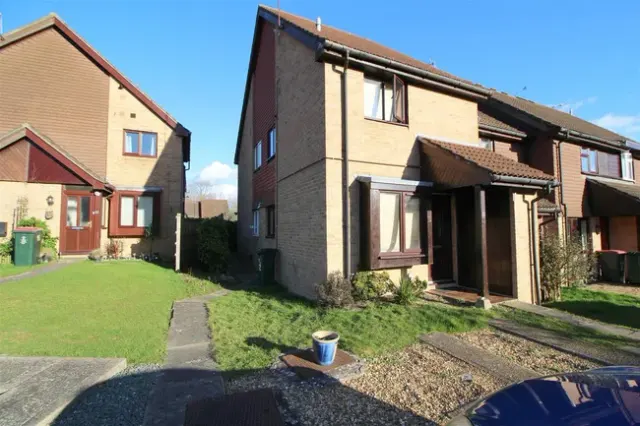 Guinevere Road, Ifield West