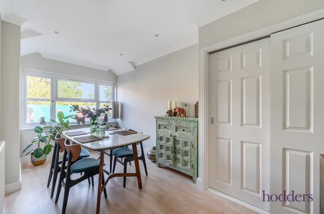 Brox Road, Ottershaw, KT16, photo 2