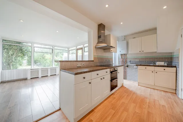 Photo 2 — Norfolk Crescent, DA15