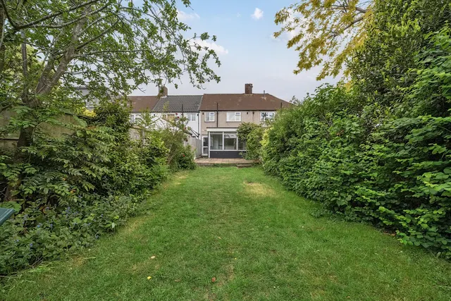 Photo 3 — Norfolk Crescent, DA15