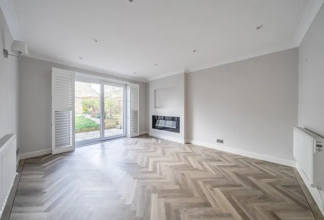 Photo 3 — Northlands Way, Tetbury, GL8 8YT