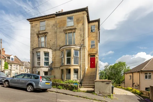 Photo 2 — Hall Floor Flat, 28, Southfield Road, Cotham, Bristol, BS6 6AY