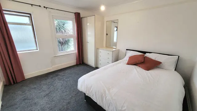 Vicarage Road, Watford, WD18, photo 2