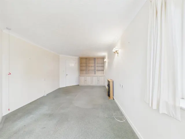 Willow Road, Aylesbury, photo 3