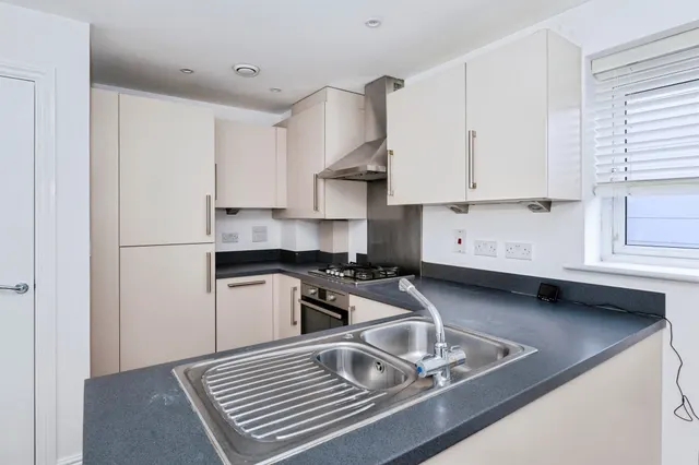 Chadwick Road, Slough, SL3, photo 2