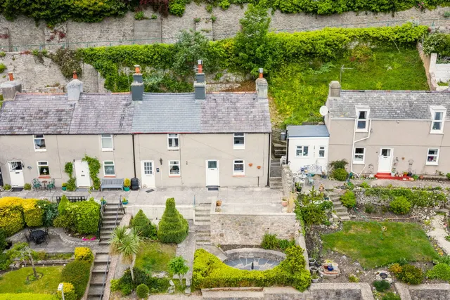 Cwlach Street, Llandudno, LL30 2HR, photo 1