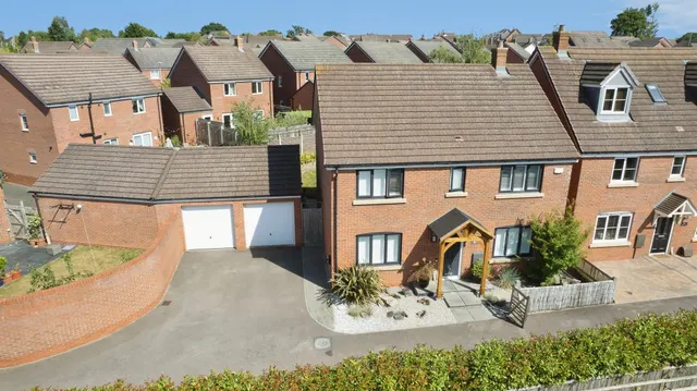 Biffin Way, Whitnash, CV31, photo 1