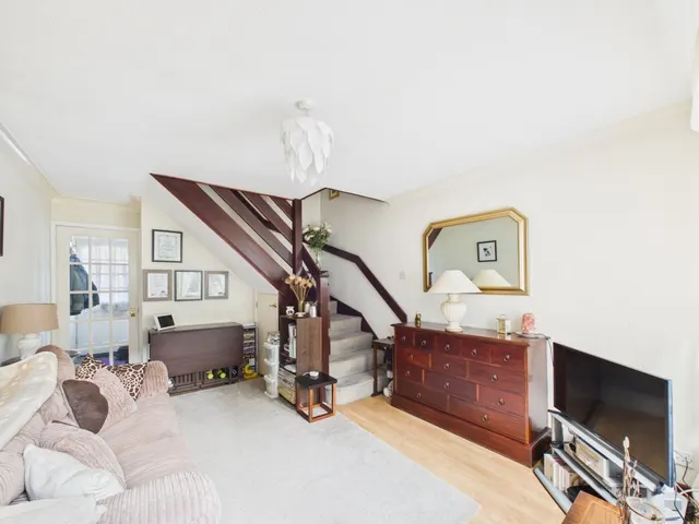 Hilmanton, Lower Earley, RG6, photo 3