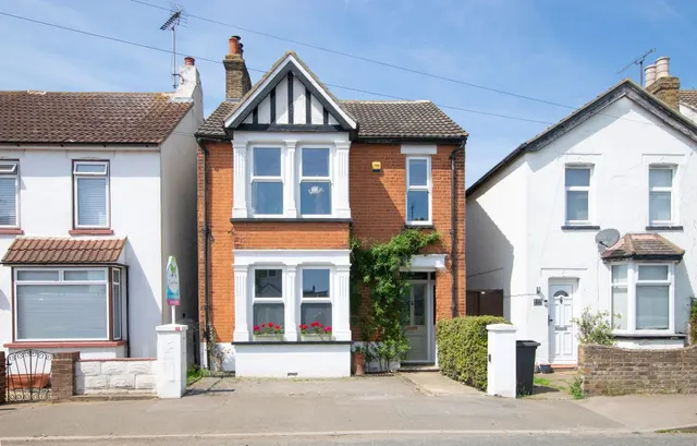 3 bedroom house, Shoebury Road, Great Wakering, SS3