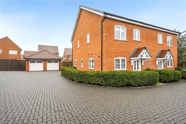 Way Grove, Wellesley, GU11, photo 1