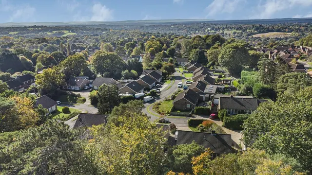 Photo 2 — Eight Bells Close, Buxted, Uckfield, East Sussex, TN22 4JT