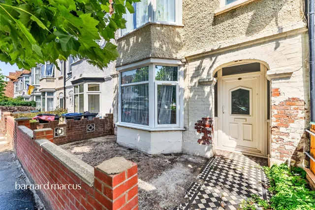 Caithness Road, Mitcham, photo 1