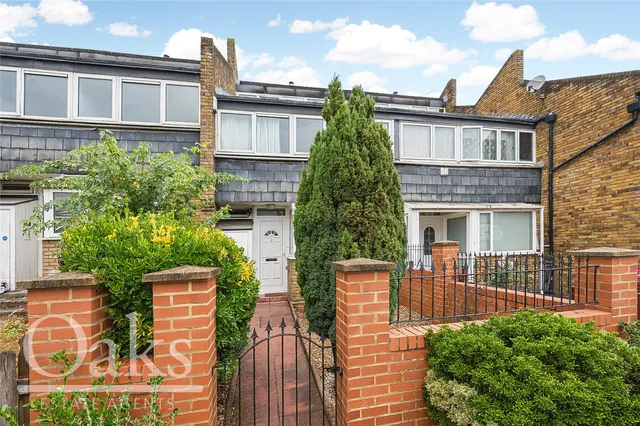 Woodvale Walk, West Norwood, SE27, photo 1