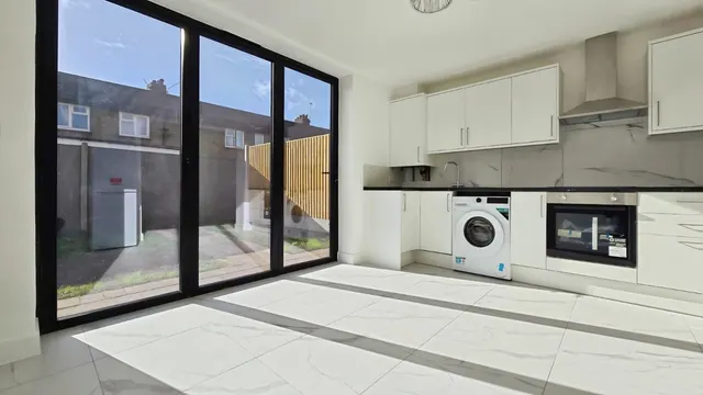 Godbold Road, London, E15, photo 2