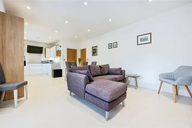 Photo 3 — Meadow Brook, Stoke Hammond, Milton Keynes, Buckinghamshire, MK17