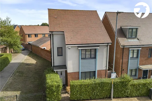 Cherry Orchard, Castle Hill, DA10, photo 1