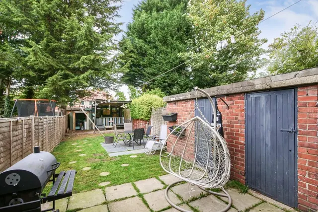 Asquith Avenue, York, YO31, photo 3