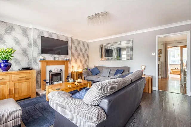 Photo 3 — Painswick Close, Redditch, Worcestershire, B98 7XU