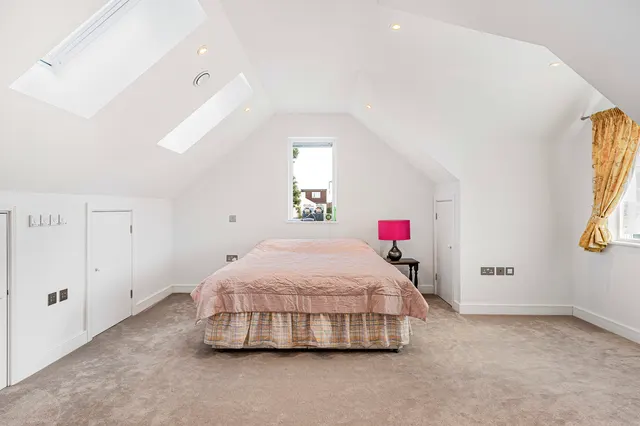 Glebe Road, Egham, TW20, photo 3