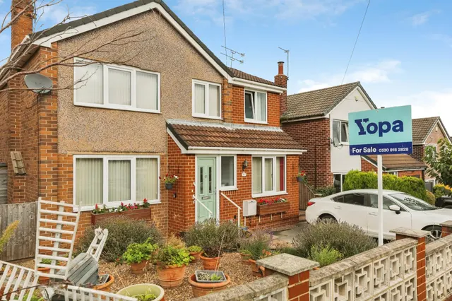Ashdene Crescent, Wakefield, WF4, photo 1