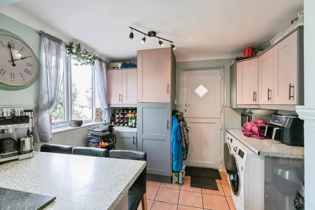 Ashdene Crescent, Wakefield, WF4, photo 3