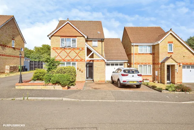 Harrier Close, Huntingdon, PE29, photo 2