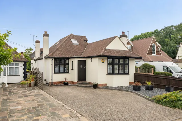 Keswick Gardens, Ruislip, HA4, photo 1